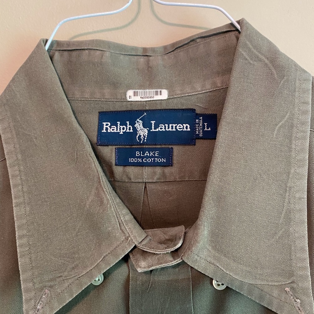 Button down - Picture 2 of 3